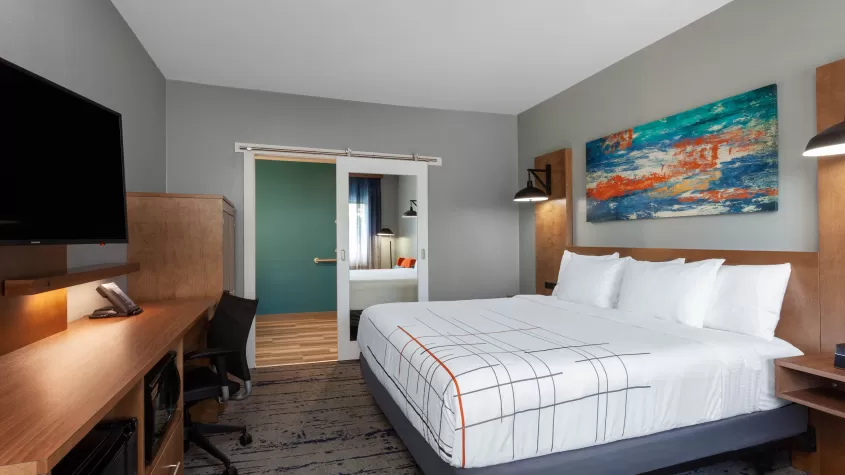 King bed room 1