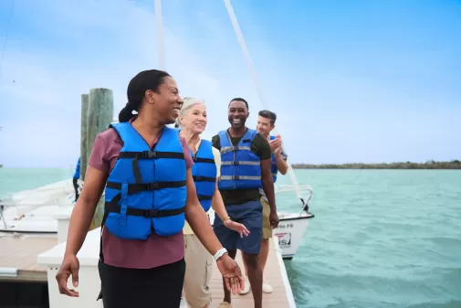 group sail boat 